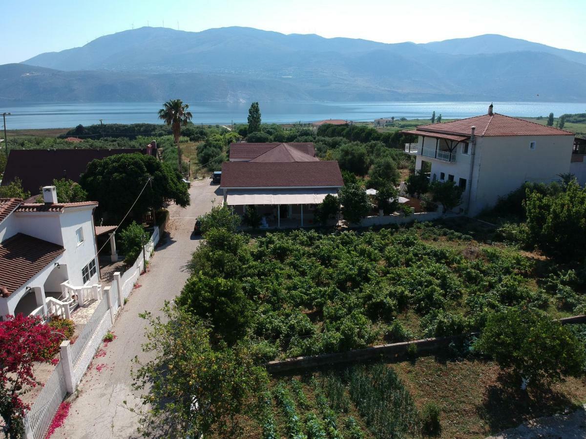 Petros Rooms & Apartments Lixouri Luaran gambar