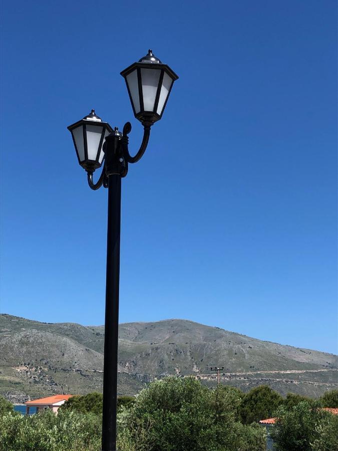 Petros Rooms & Apartments Lixouri Luaran gambar