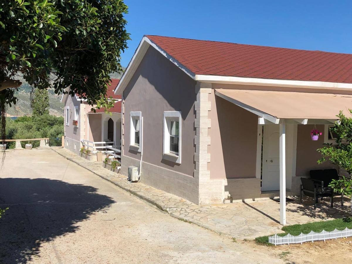 Petros Rooms & Apartments Lixouri Luaran gambar