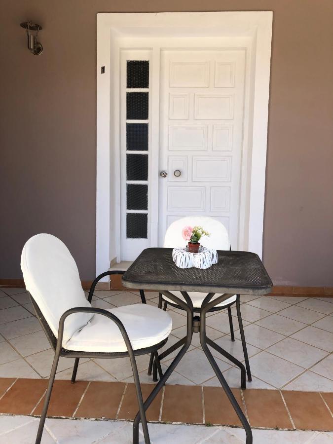 Petros Rooms & Apartments Lixouri Luaran gambar