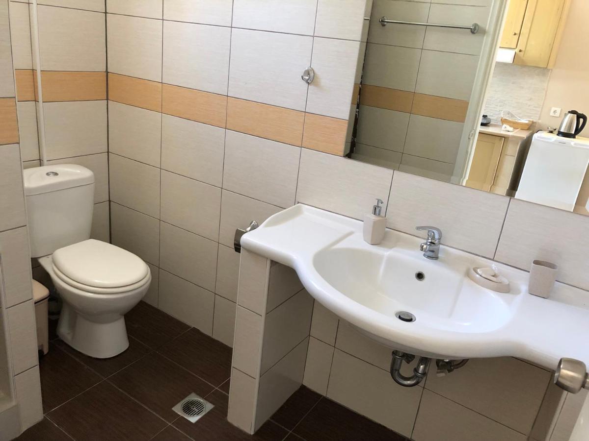 Petros Rooms & Apartments Lixouri Luaran gambar
