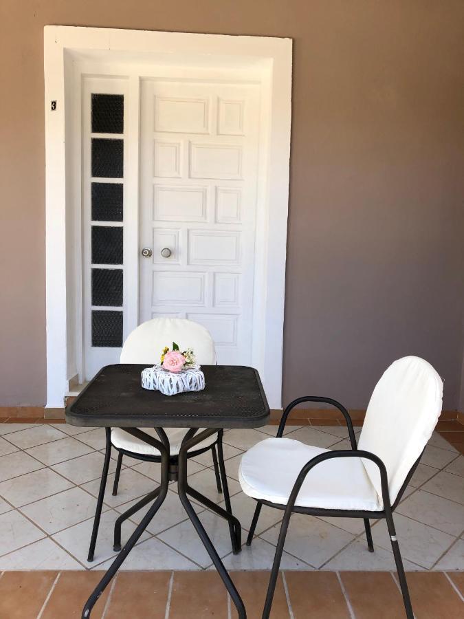 Petros Rooms & Apartments Lixouri Luaran gambar
