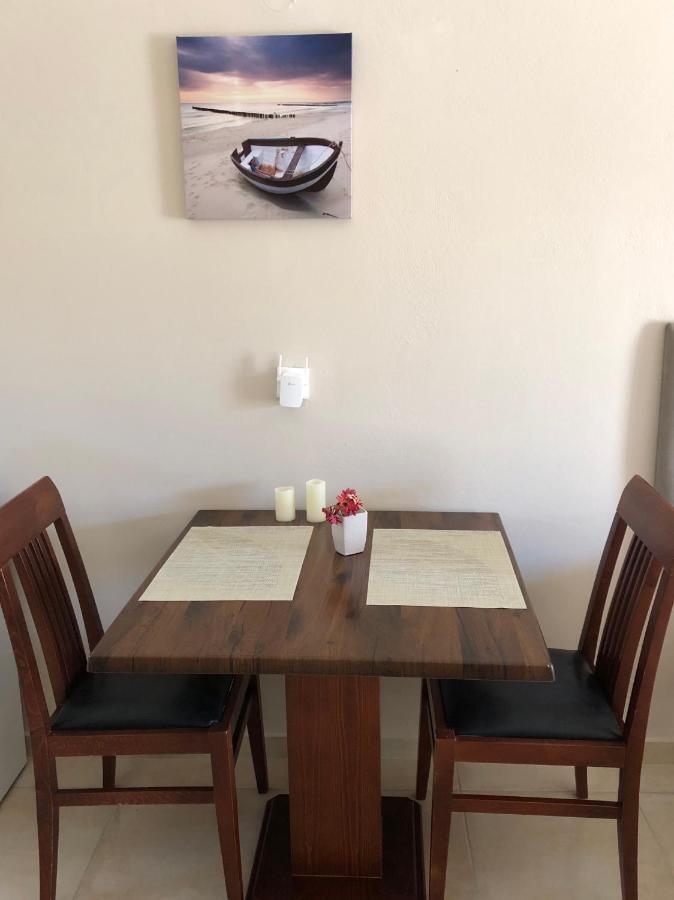 Petros Rooms & Apartments Lixouri Luaran gambar